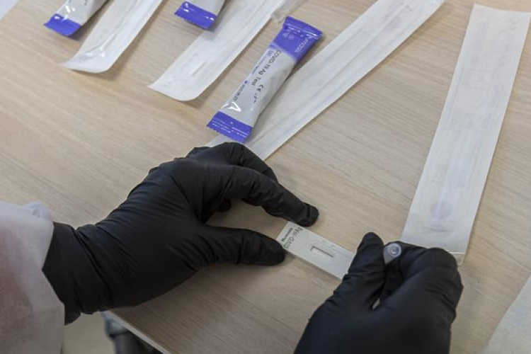 Csak negatív vírusteszttel vagy beoltva lehet átlépni a cseh-lengyel és a szlovák-lengyel határt 