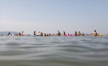 Vízbe fulladt egy férfi Balatonszárszónál