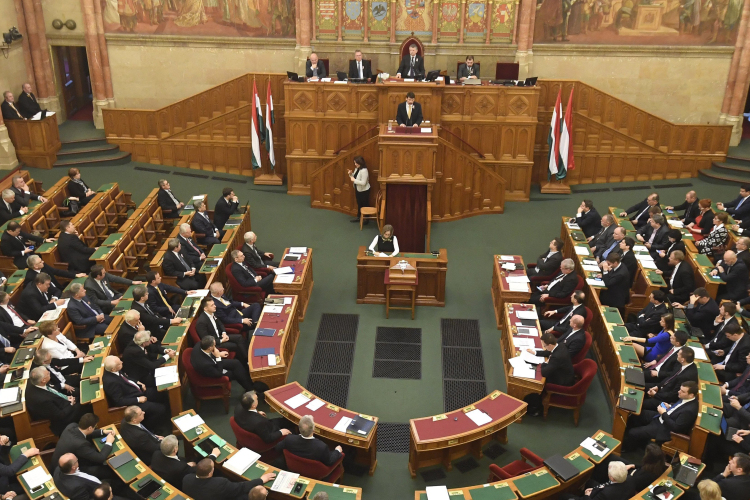 A jövő évi költségvetésről dönt a parlament
